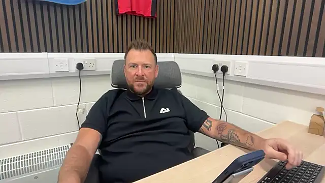 bilf1978 online show from 02/25/26, 07:40