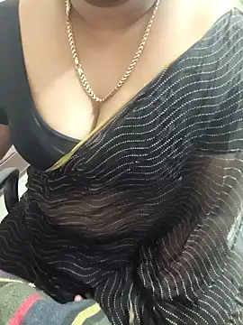 Snapshot of Tamil-rami chatting on 11/24/25, 08:03 Tamil-rami online show from 11/24/25, 08:03