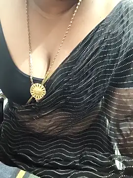 Snapshot of Tamil-rami chatting on 01/06/26, 02:04 Tamil-rami online show from 01/06/26, 02:04