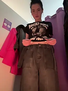 Snapshot of bigJuicyPussy chatting on 04/01/26, 01:41 bigJuicyPussy online show from 04/01/26, 01:41