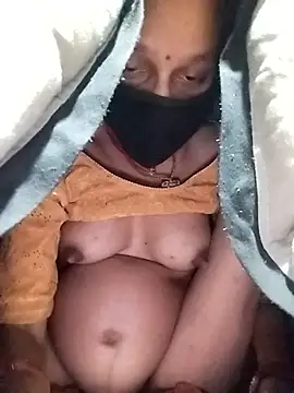 Snapshot of Punam_ji chatting on 11/10/25, 10:31 Punam ji online show from 11/10/25, 10:31