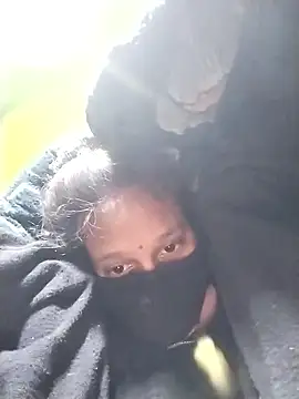 Snapshot of Punam_ji chatting on 01/13/26, 12:27 Punam ji online show from 01/13/26, 12:27