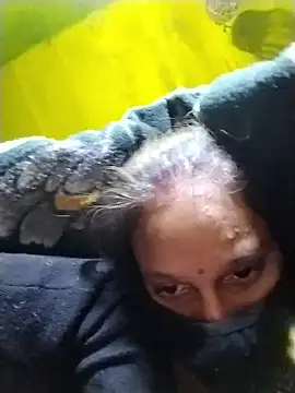 Snapshot of Punam_ji chatting on 01/13/26, 12:32 Punam ji online show from 01/13/26, 12:32