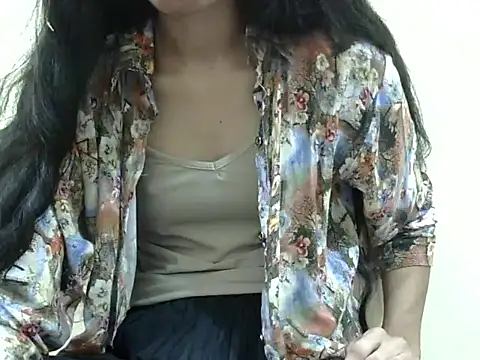 smallcuute online show from 11/19/25, 12:32