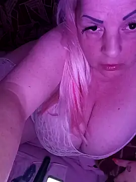 AnnStefanixh online show from 04/27/26, 04:27