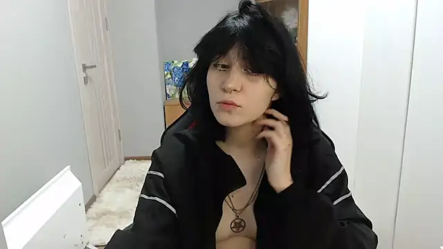 Snapshot of TinaQuiin chatting on 11/26/25, 08:37 TinaQuiin online show from 11/26/25, 08:37