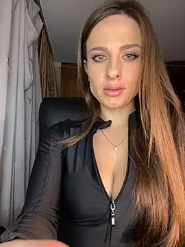 Snapshot of _shadylady_ chatting on 10/17/25, 06:32 shadylady online show from 10/17/25, 06:32