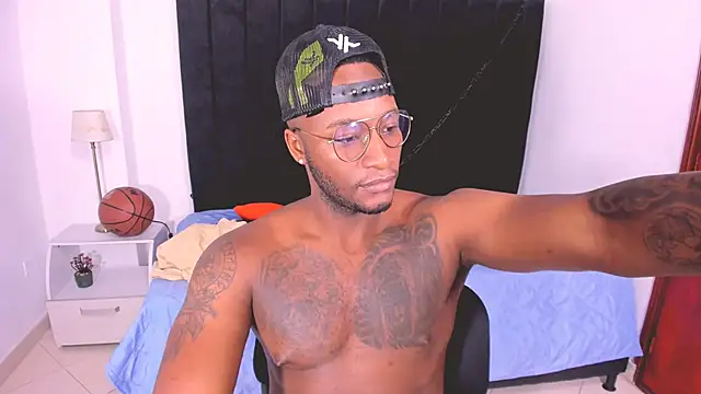 Snapshot of chrstian_lewis1 chatting on 10/10/25, 12:15 chrstian lewis1 online show from 10/10/25, 12:15