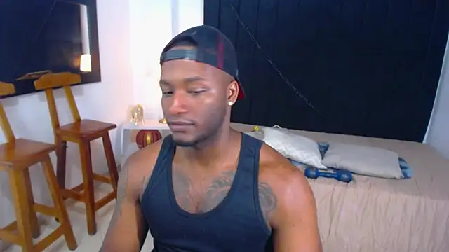 Snapshot of chrstian_lewis1 chatting on 10/22/25, 11:54 chrstian lewis1 online show from 10/22/25, 11:54
