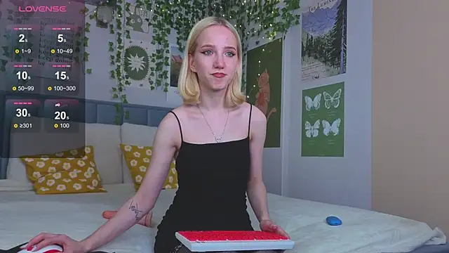 EmmaNovak online show from 10/10/25, 12:26