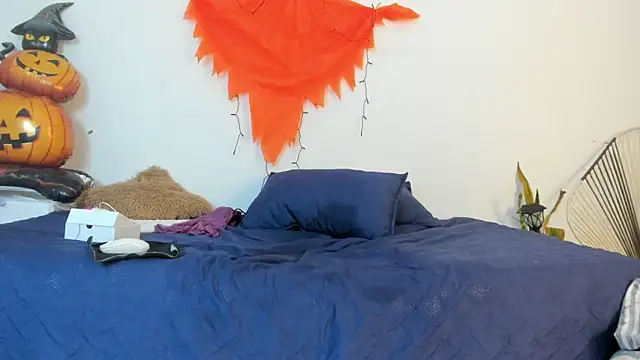  Miaa khalifa  online show from 10/24/25, 12:01