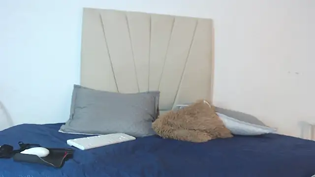  Miaa khalifa  online show from 11/13/25, 12:48