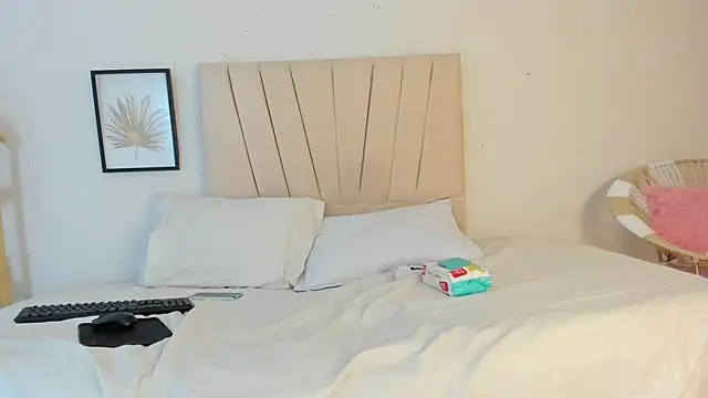  Miaa khalifa  online show from 02/27/26, 12:27