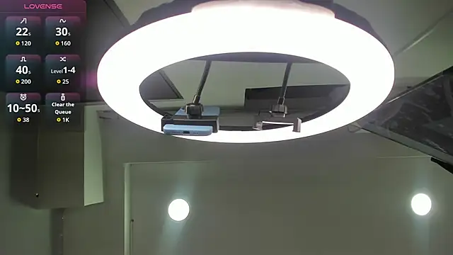 aurora tziu online show from 05/14/26, 03:35