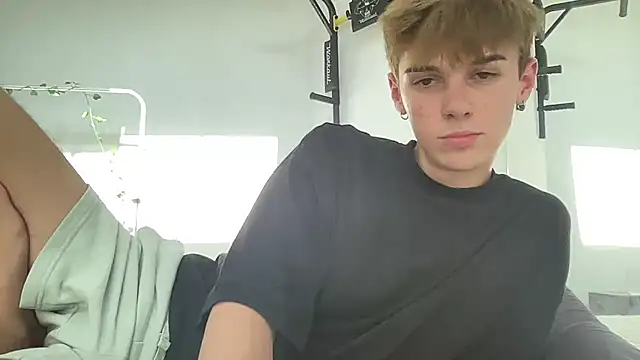 Snapshot of Milk_Guy chatting on 09/10/25, 12:16 Milk Guy online show from 09/10/25, 12:16