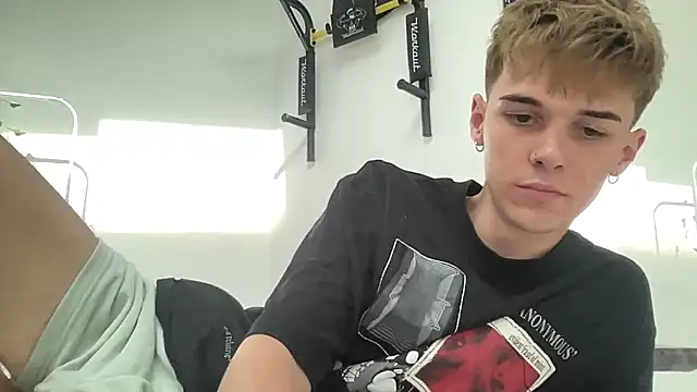 Snapshot of Milk_Guy chatting on 09/12/25, 12:38 Milk Guy online show from 09/12/25, 12:38