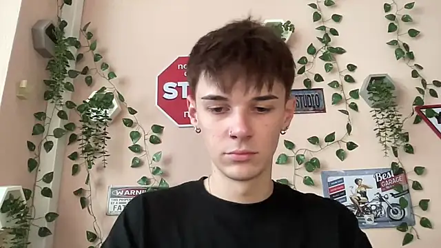 Snapshot of Milk_Guy chatting on 09/23/25, 01:14 Milk Guy online show from 09/23/25, 01:14