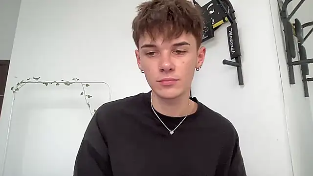 Snapshot of Milk_Guy chatting on 09/25/25, 12:09 Milk Guy online show from 09/25/25, 12:09