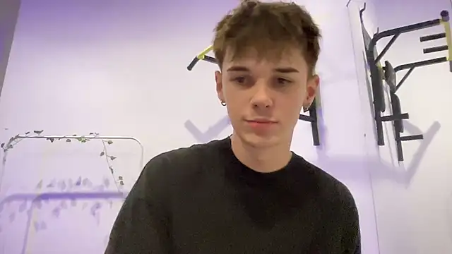 Snapshot of Milk_Guy chatting on 09/28/25, 04:45 Milk Guy online show from 09/28/25, 04:45