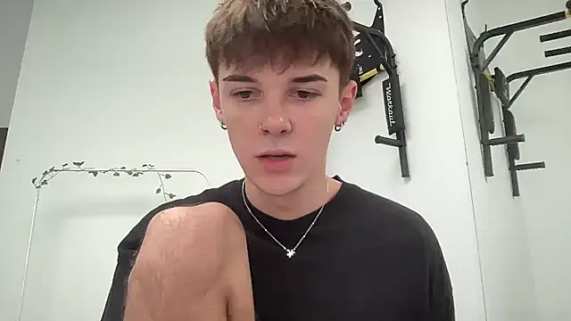 Snapshot of Milk_Guy chatting on 10/03/25, 09:28 Milk Guy online show from 10/03/25, 09:28