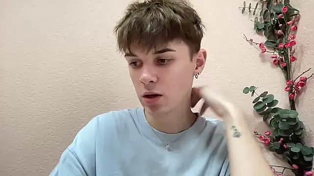 Snapshot of Milk_Guy chatting on 10/09/25, 12:25 Milk Guy online show from 10/09/25, 12:25