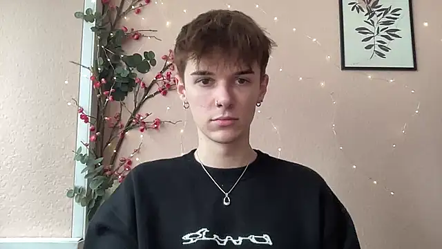 Snapshot of Milk_Guy chatting on 10/20/25, 08:37 Milk Guy online show from 10/20/25, 08:37