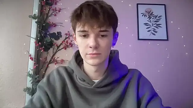 Snapshot of Milk_Guy chatting on 10/24/25, 10:11 Milk Guy online show from 10/24/25, 10:11