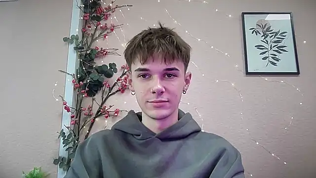 Snapshot of Milk_Guy chatting on 11/03/25, 12:06 Milk Guy online show from 11/03/25, 12:06