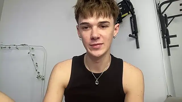 Snapshot of Milk_Guy chatting on 11/04/25, 12:26 Milk Guy online show from 11/04/25, 12:26