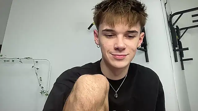 Snapshot of Milk_Guy chatting on 11/05/25, 12:38 Milk Guy online show from 11/05/25, 12:38