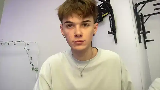 Snapshot of Milk_Guy chatting on 11/07/25, 01:44 Milk Guy online show from 11/07/25, 01:44