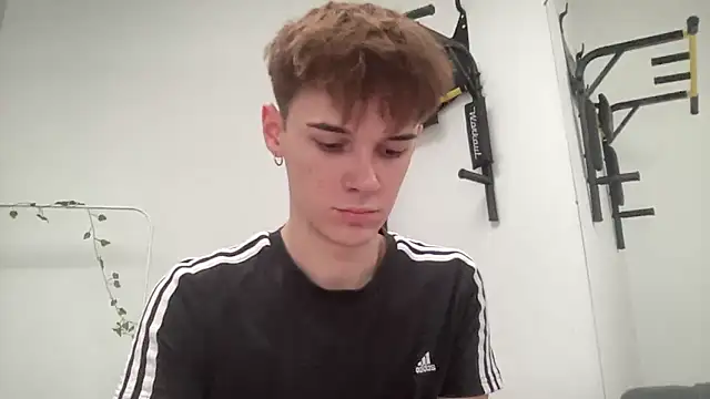 Snapshot of Milk_Guy chatting on 11/10/25, 12:37 Milk Guy online show from 11/10/25, 12:37