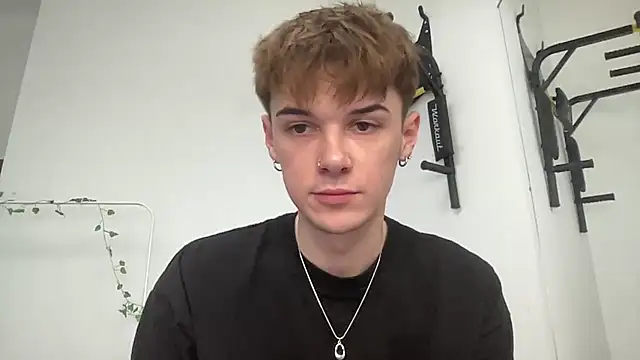 Snapshot of Milk_Guy chatting on 11/12/25, 10:26 Milk Guy online show from 11/12/25, 10:26