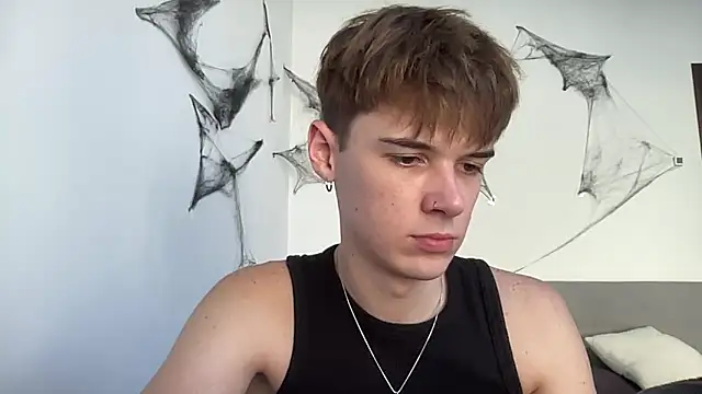 Snapshot of Milk_Guy chatting on 11/18/25, 12:31 Milk Guy online show from 11/18/25, 12:31