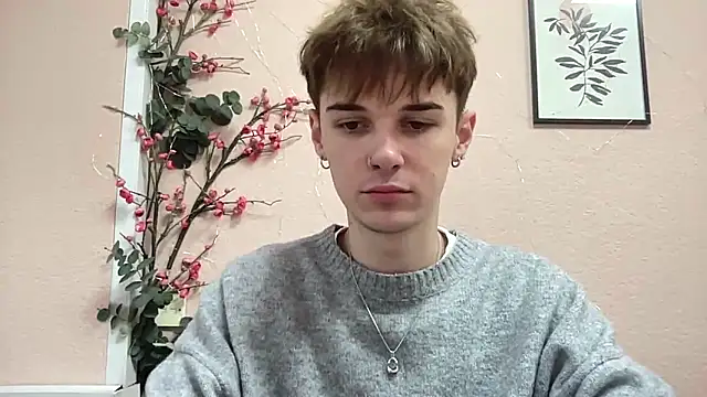 Snapshot of Milk_Guy chatting on 11/24/25, 01:11 Milk Guy online show from 11/24/25, 01:11