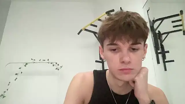 Snapshot of Milk_Guy chatting on 11/27/25, 01:24 Milk Guy online show from 11/27/25, 01:24