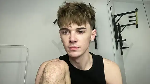 Snapshot of Milk_Guy chatting on 12/05/25, 03:20 Milk Guy online show from 12/05/25, 03:20