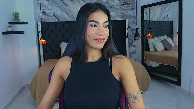 Snapshot of kitty_collins_ chatting on 05/15/26, 12:01 kitty collins online show from 05/15/26, 12:01
