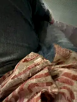 Snapshot of saumon3022 chatting on 09/17/25, 01:24 saumon3022 online show from 09/17/25, 01:24