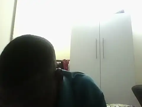 Snapshot of TmanZim2025 chatting on 09/10/25, 05:02 TmanZim2025 online show from 09/10/25, 05:02