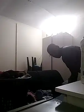 Snapshot of TmanZim2025 chatting on 09/18/25, 06:10 TmanZim2025 online show from 09/18/25, 06:10