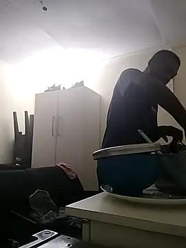 Snapshot of TmanZim2025 chatting on 09/30/25, 04:45 TmanZim2025 online show from 09/30/25, 04:45