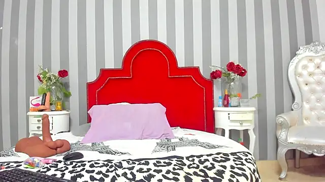 Salomee hernandez online show from 12/05/25, 12:47