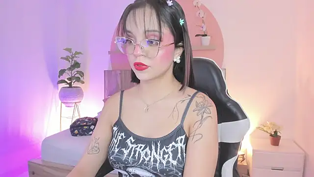 Clara Luu online show from 04/25/26, 03:20