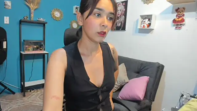 Snapshot of anastasia_tuya chatting on 07/15/26, 09:42 anastasia tuya online show from 07/15/26, 09:42