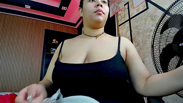 ThaliaBrooks  online show from 12/05/25, 04:43