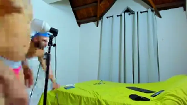 Hunter Hoott online show from 12/14/25, 12:27