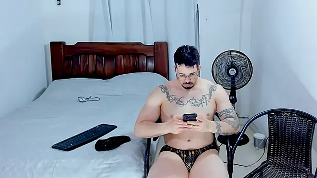 Snapshot of Hunter_Hoott chatting on 07/18/26, 11:19 Hunter Hoott online show from 07/18/26, 11:19