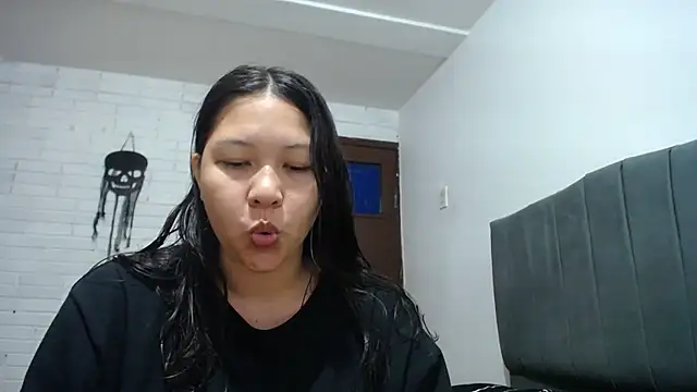 Snapshot of Naia_Stant chatting on 10/09/25, 10:19 Naia Stant online show from 10/09/25, 10:19