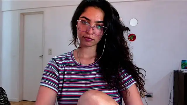 Ariagal online show from 10/22/25, 11:15